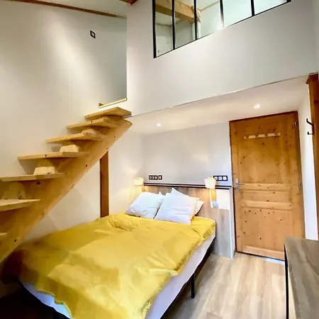 220m With Terrace For 14 People Saint-Jean-de-Maurienne