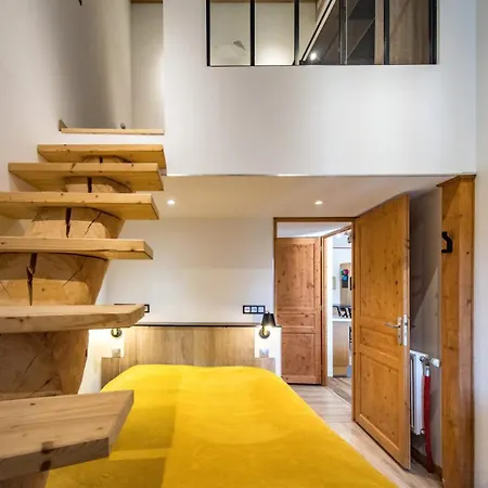 Apartment 220m With Terrace For 14 People *