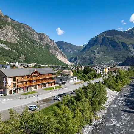 220m With Terrace For 14 People Apartment Saint-Jean-de-Maurienne