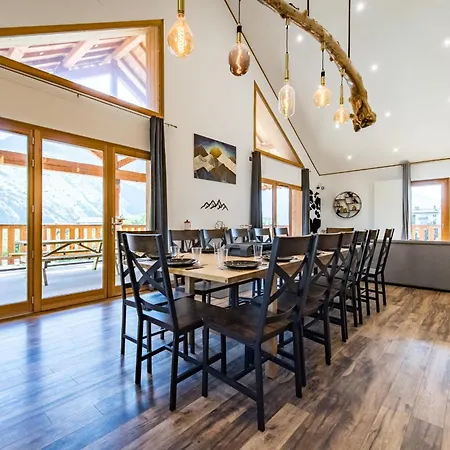220m With Terrace For 14 People Saint-Jean-de-Maurienne